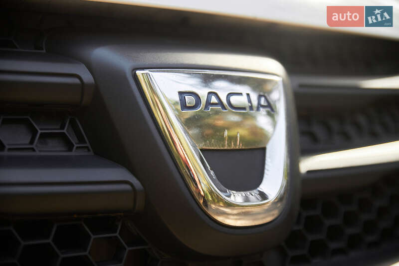 Седан Dacia Logan 2015 в Кропивницькому