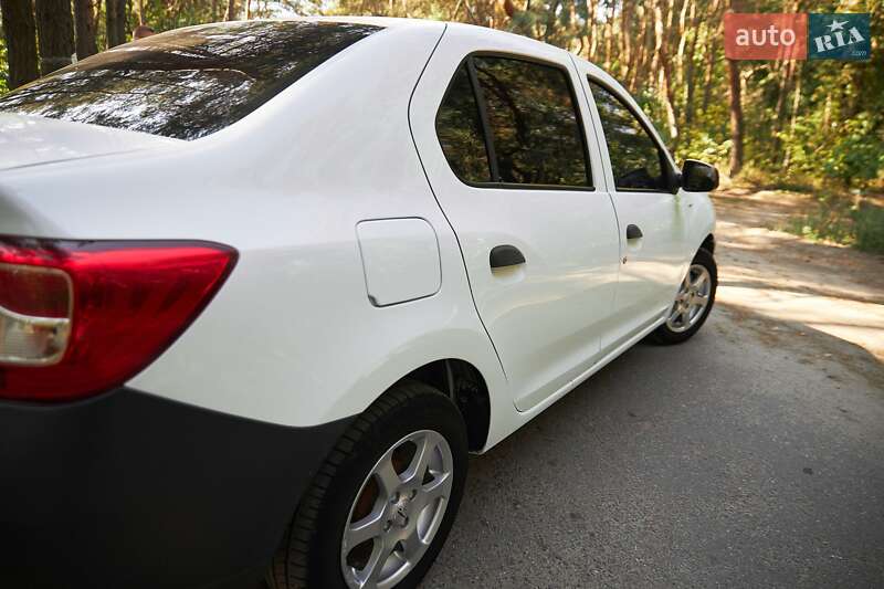 Седан Dacia Logan 2015 в Кропивницькому