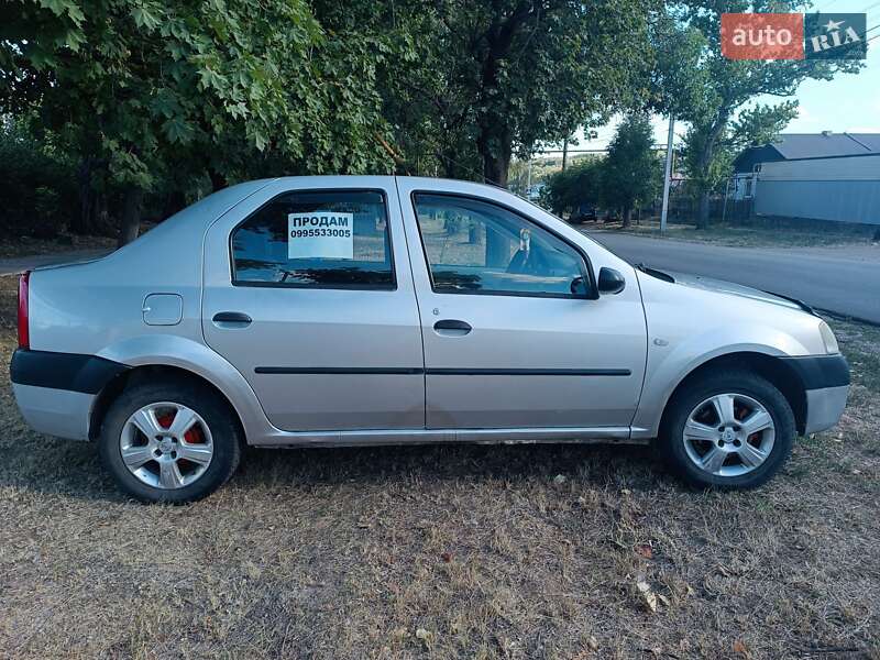 Седан Dacia Logan 2007 в Балті
