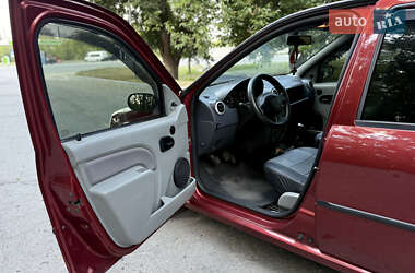 Седан Dacia Logan 2006 в 