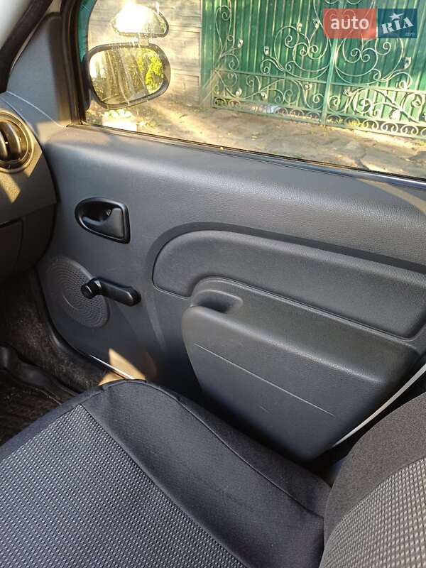 Седан Dacia Logan 2006 в Полтаві фото 13 Седан Dacia Logan 2006 в Полтаві