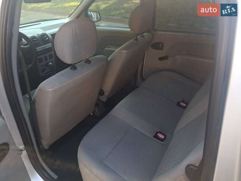 Седан Dacia Logan 2010 в Кривом Роге фото 2 Седан Dacia Logan 2010 в Кривом Роге