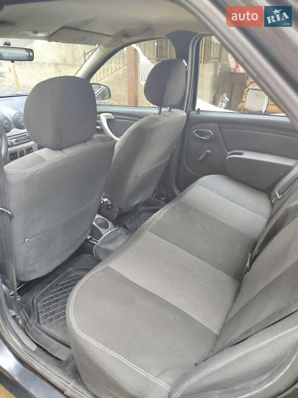 Седан Dacia Logan 2008 в Сваляве фото 10 Седан Dacia Logan 2008 в Сваляве