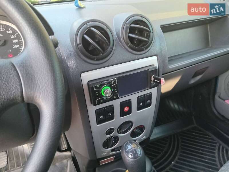 Седан Dacia Logan 2007 в Полтаве