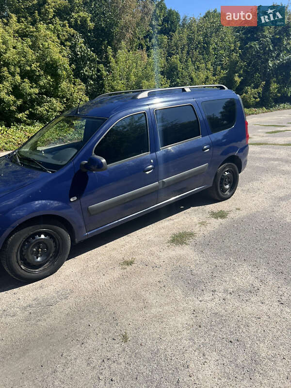 Седан Dacia Logan 2009 в Марганце