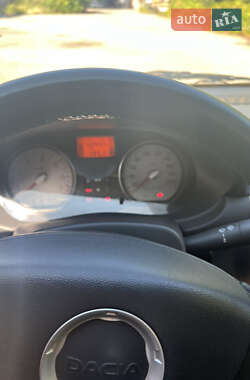 Седан Dacia Logan 2009 в Марганце