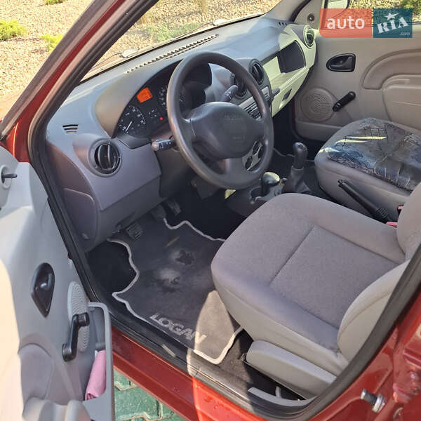 Седан Dacia Logan 2008 в Чернівцях
