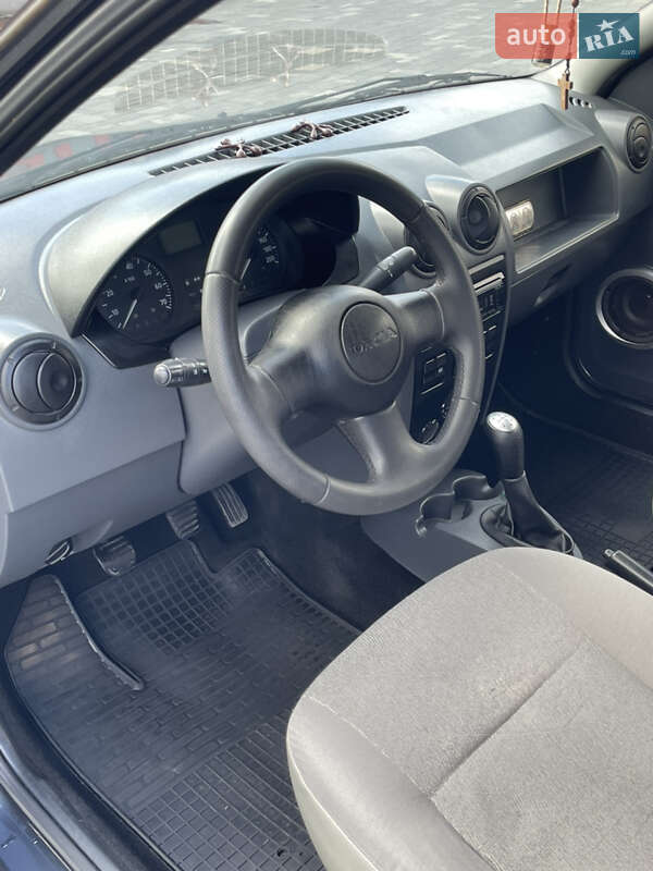 Седан Dacia Logan 2008 в Хусте