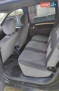 Седан Dacia Logan 2010 в 