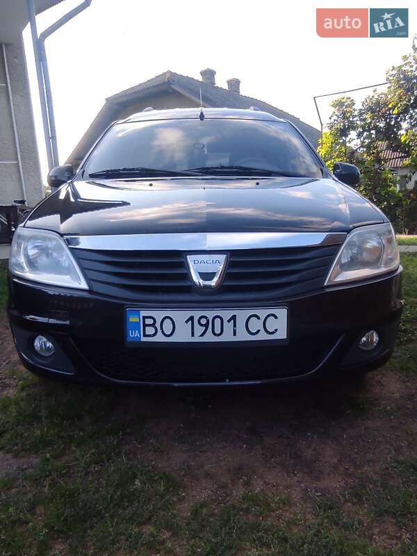 Седан Dacia Logan 2010 в 
