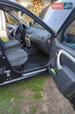 Седан Dacia Logan 2010 в 