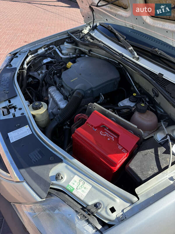 Седан Dacia Logan 2006 в Ровно