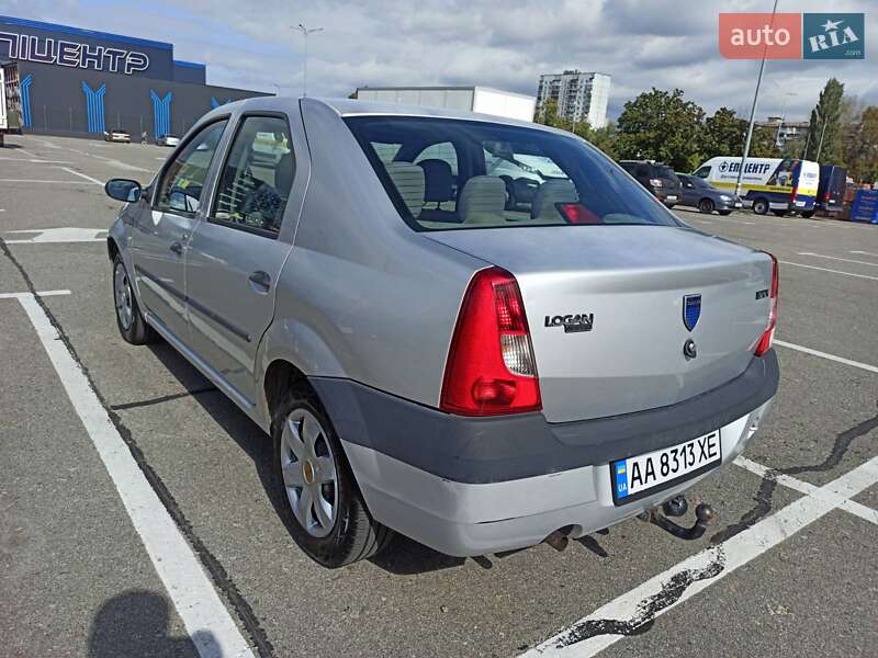 Седан Dacia Logan 2007 в Києві