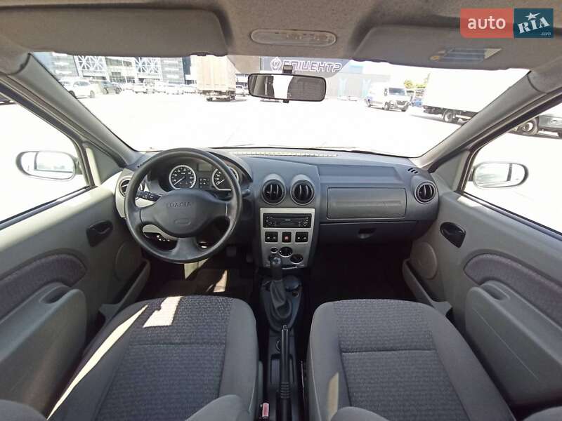 Седан Dacia Logan 2007 в Києві