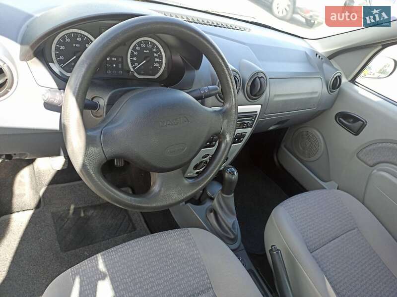 Седан Dacia Logan 2007 в Києві