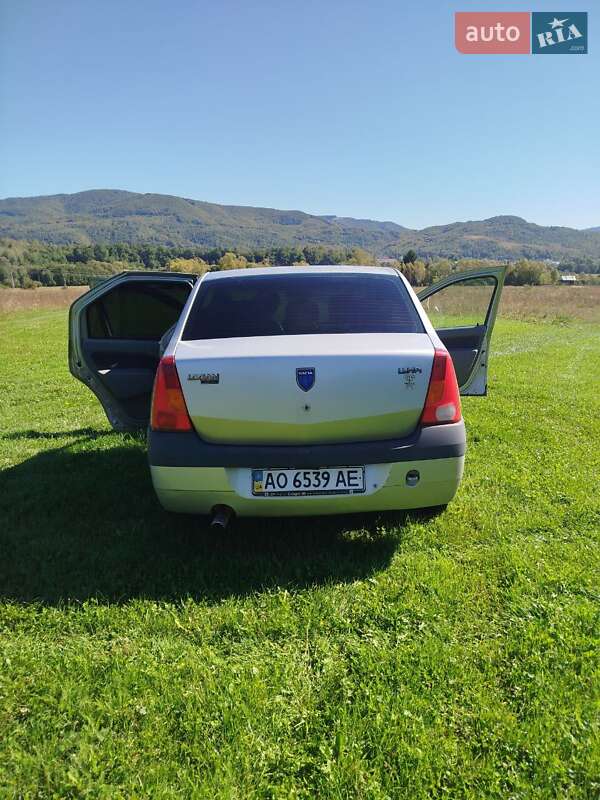 Седан Dacia Logan 2006 в Іршаві