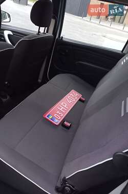 Седан Dacia Logan 2012 в 
