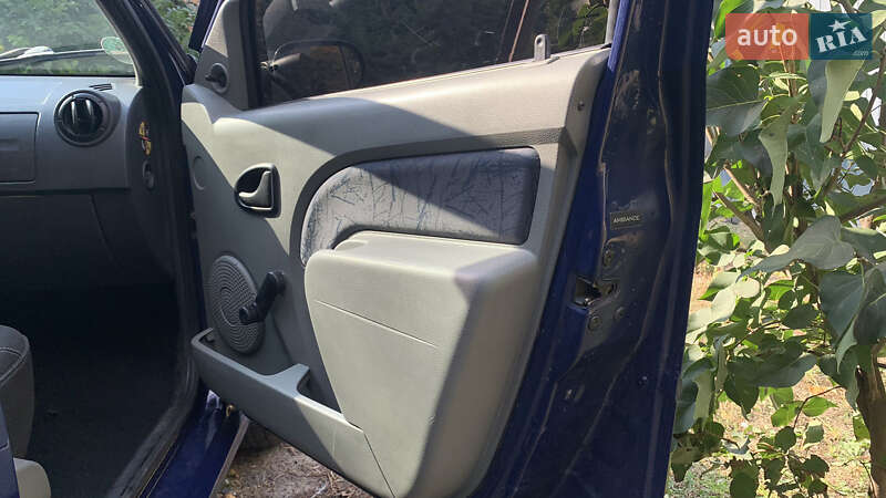 Седан Dacia Logan 2005 в Полтаві