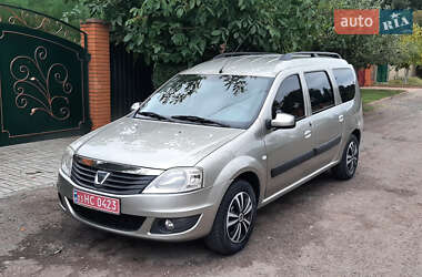 Седан Dacia Logan 2012 в Чернигове