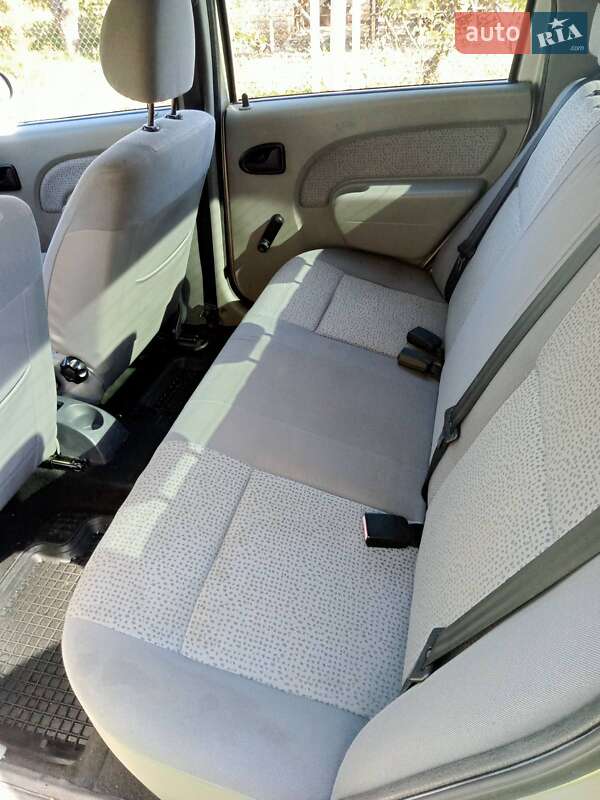 Седан Dacia Logan 2006 в Запорожье
