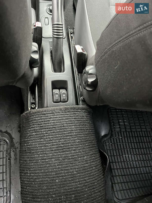 Седан Dacia Logan 2009 в Староконстантинове