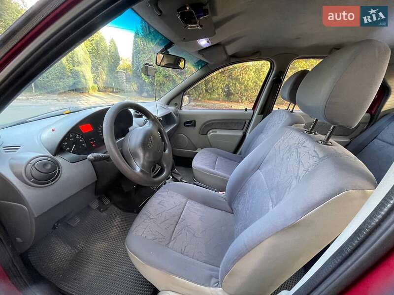 Седан Dacia Logan 2006 в Ивано-Франковске