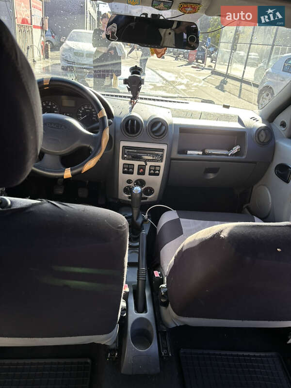 Седан Dacia Logan 2007 в Києві