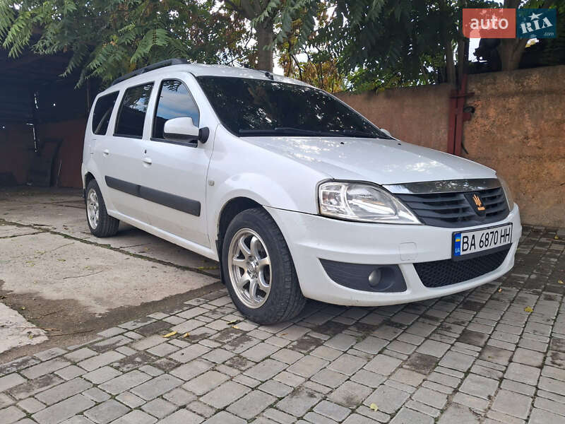 Седан Dacia Logan 2009 в 