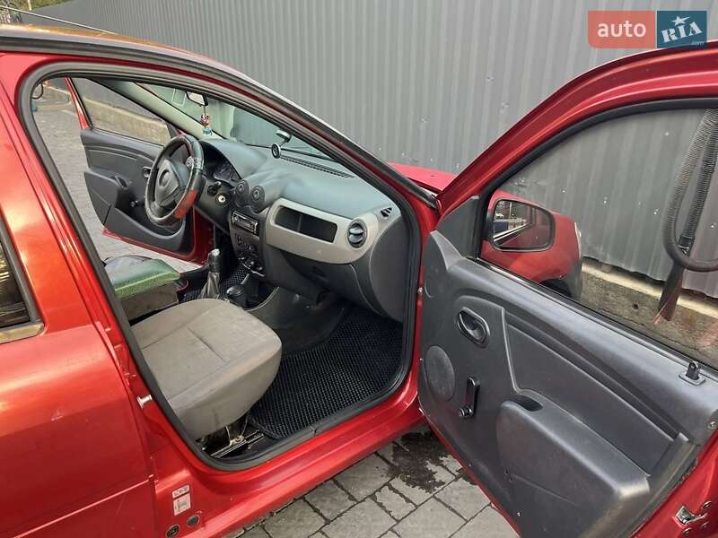 Седан Dacia Logan 2008 в Ужгороде