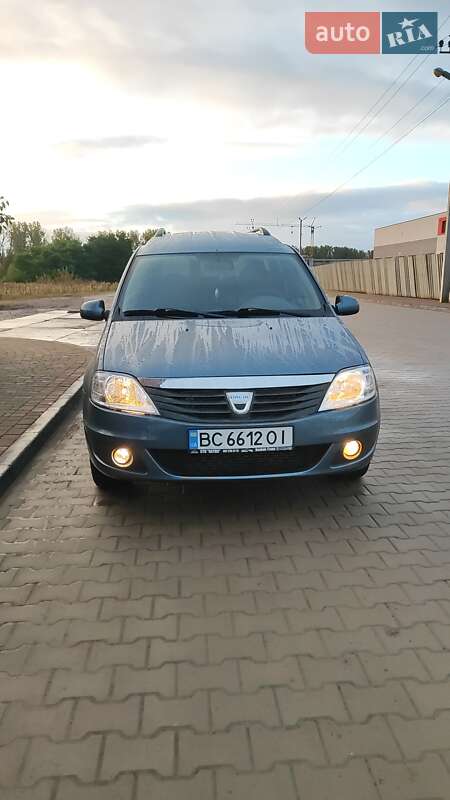 Седан Dacia Logan 2010 в 