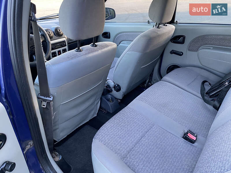 Седан Dacia Logan 2007 в Ізяславі