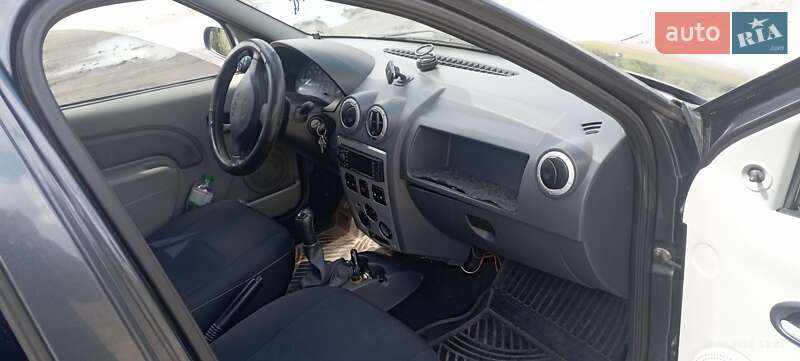 Седан Dacia Logan 2007 в Чернігові фото 4 Седан Dacia Logan 2007 в Чернігові
