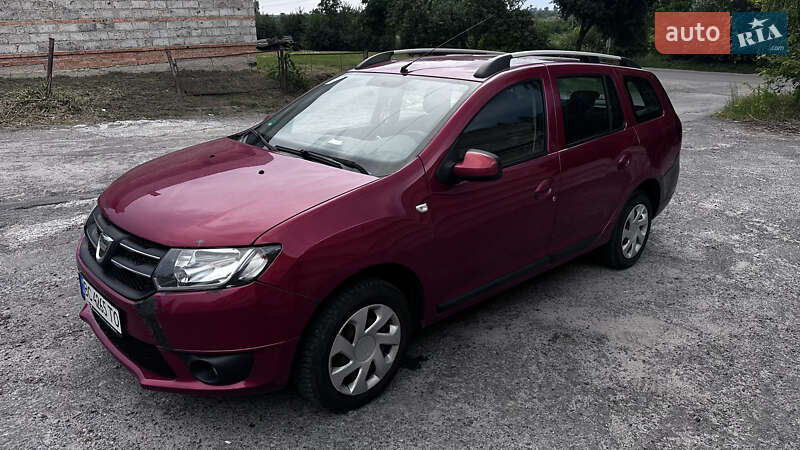 Седан Dacia Logan 2015 в Жовкві