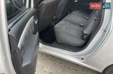 Седан Dacia Logan 2011 в 