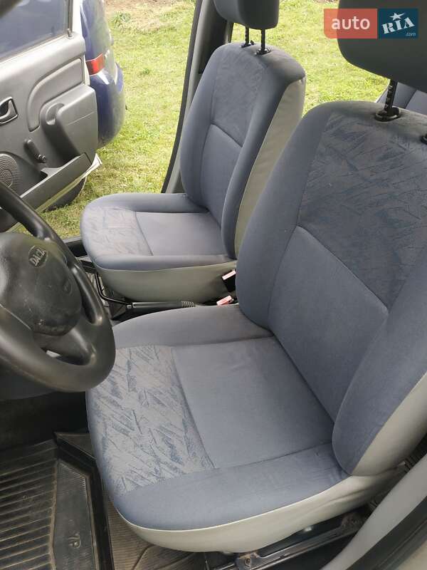 Седан Dacia Logan 2007 в Рівному фото 7 Седан Dacia Logan 2007 в Рівному