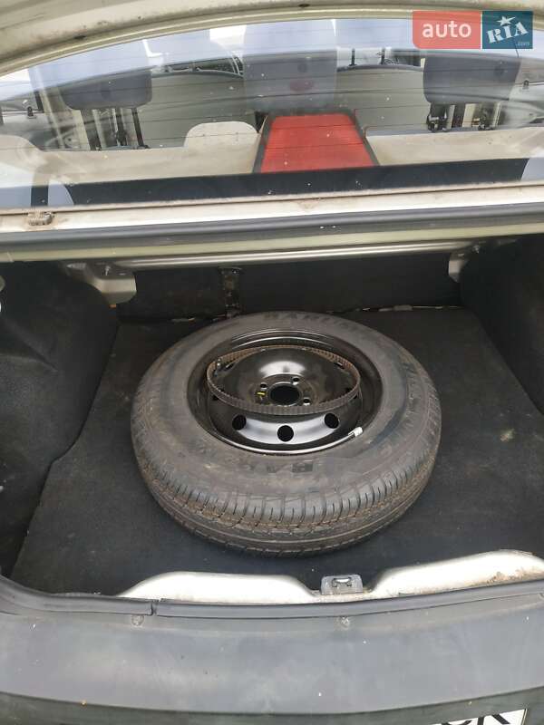 Седан Dacia Logan 2007 в Рівному фото 17 Седан Dacia Logan 2007 в Рівному