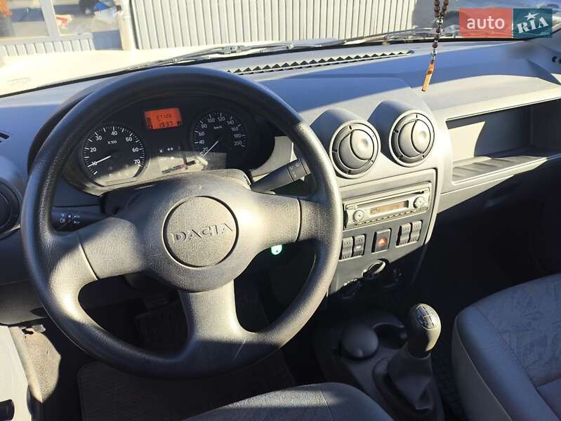 Седан Dacia Logan 2006 в Киеве