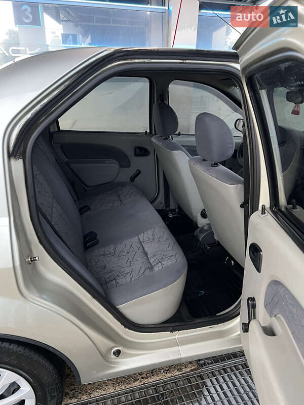 Седан Dacia Logan 2006 в Дніпрі фото 13 Седан Dacia Logan 2006 в Дніпрі