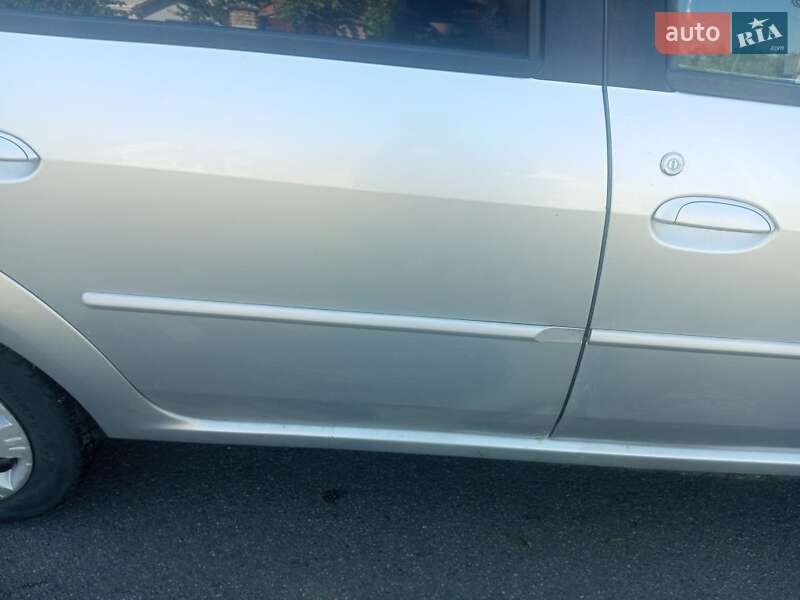 Седан Dacia Logan 2007 в Киеве фото 12 Седан Dacia Logan 2007 в Киеве