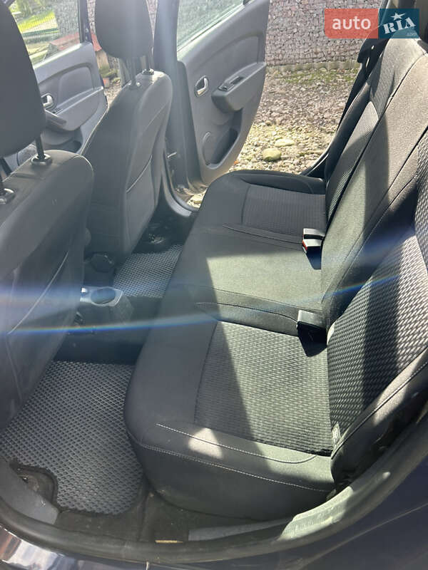 Седан Dacia Logan 2018 в Брошневе-Осаде