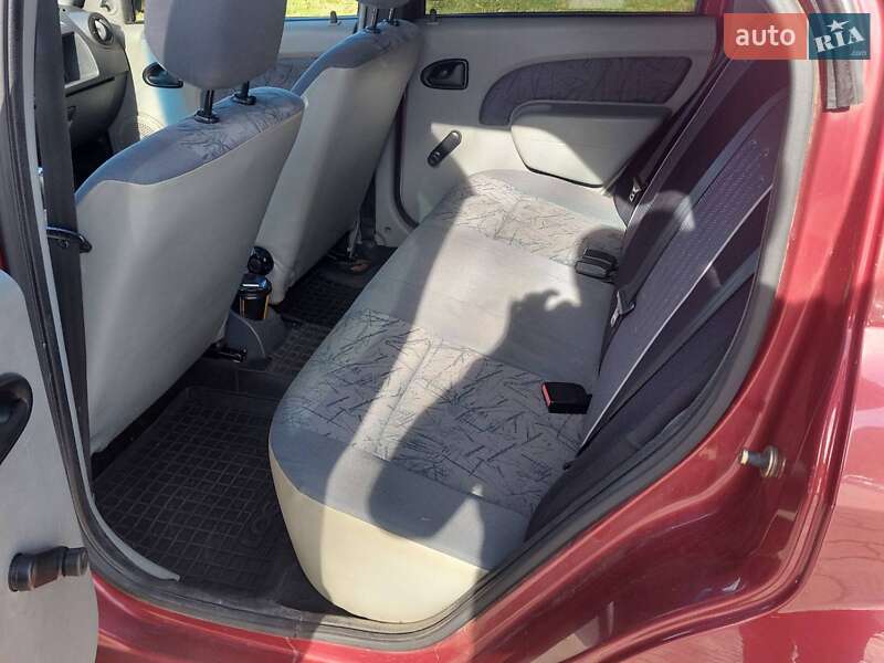 Седан Dacia Logan 2005 в Трускавце фото 14 Седан Dacia Logan 2005 в Трускавце