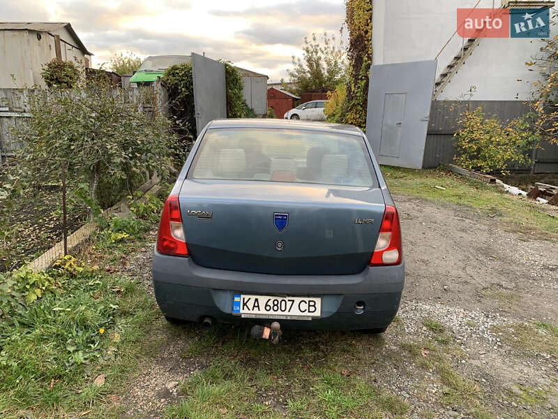 Седан Dacia Logan 2006 в Києві