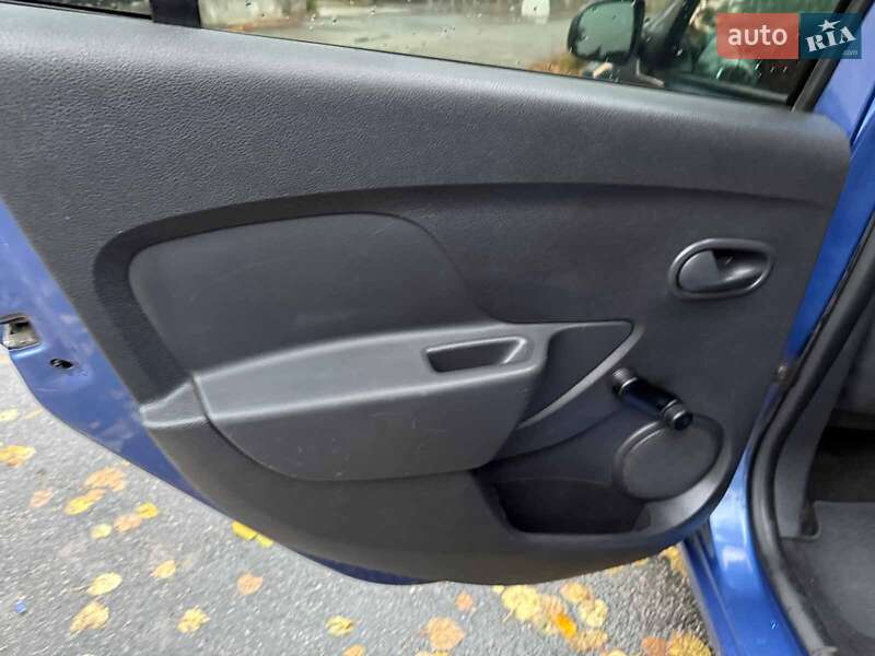 Седан Dacia Logan 2013 в Киеве фото 15 Седан Dacia Logan 2013 в Киеве