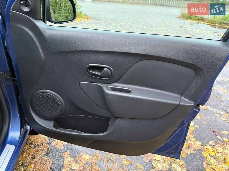 Седан Dacia Logan 2013 в Киеве фото 21 Седан Dacia Logan 2013 в Киеве