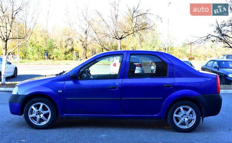 Седан Dacia Logan 2006 в Киеве