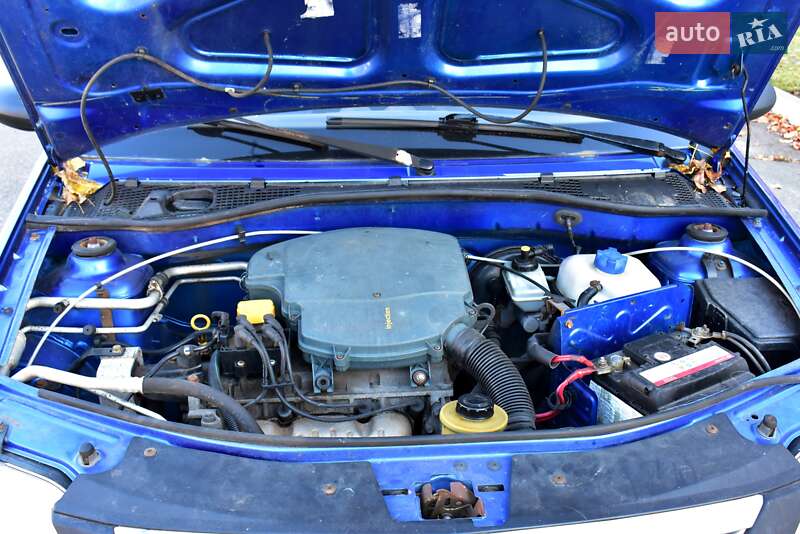 Седан Dacia Logan 2006 в Киеве