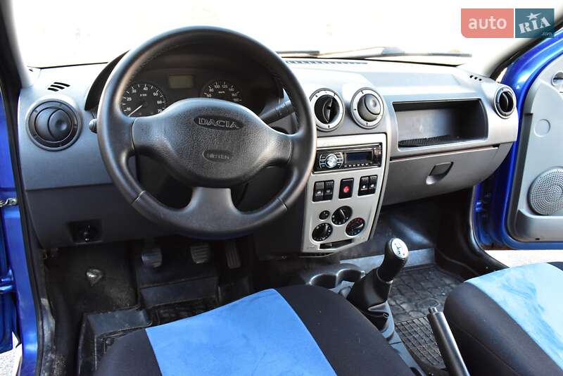 Седан Dacia Logan 2006 в Киеве