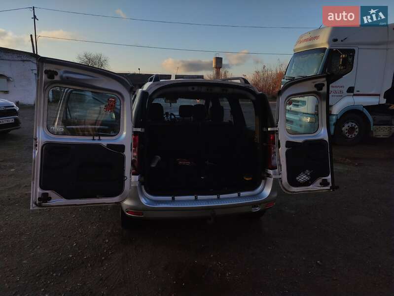 Седан Dacia Logan 2009 в Прилуках фото 13 Седан Dacia Logan 2009 в Прилуках