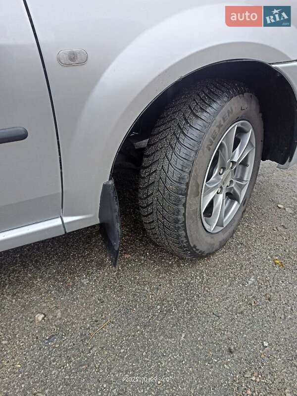 Седан Dacia Logan 2008 в Киеве