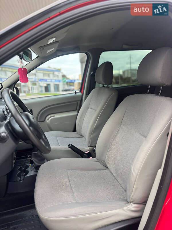 Седан Dacia Logan 2009 в Хмельницком